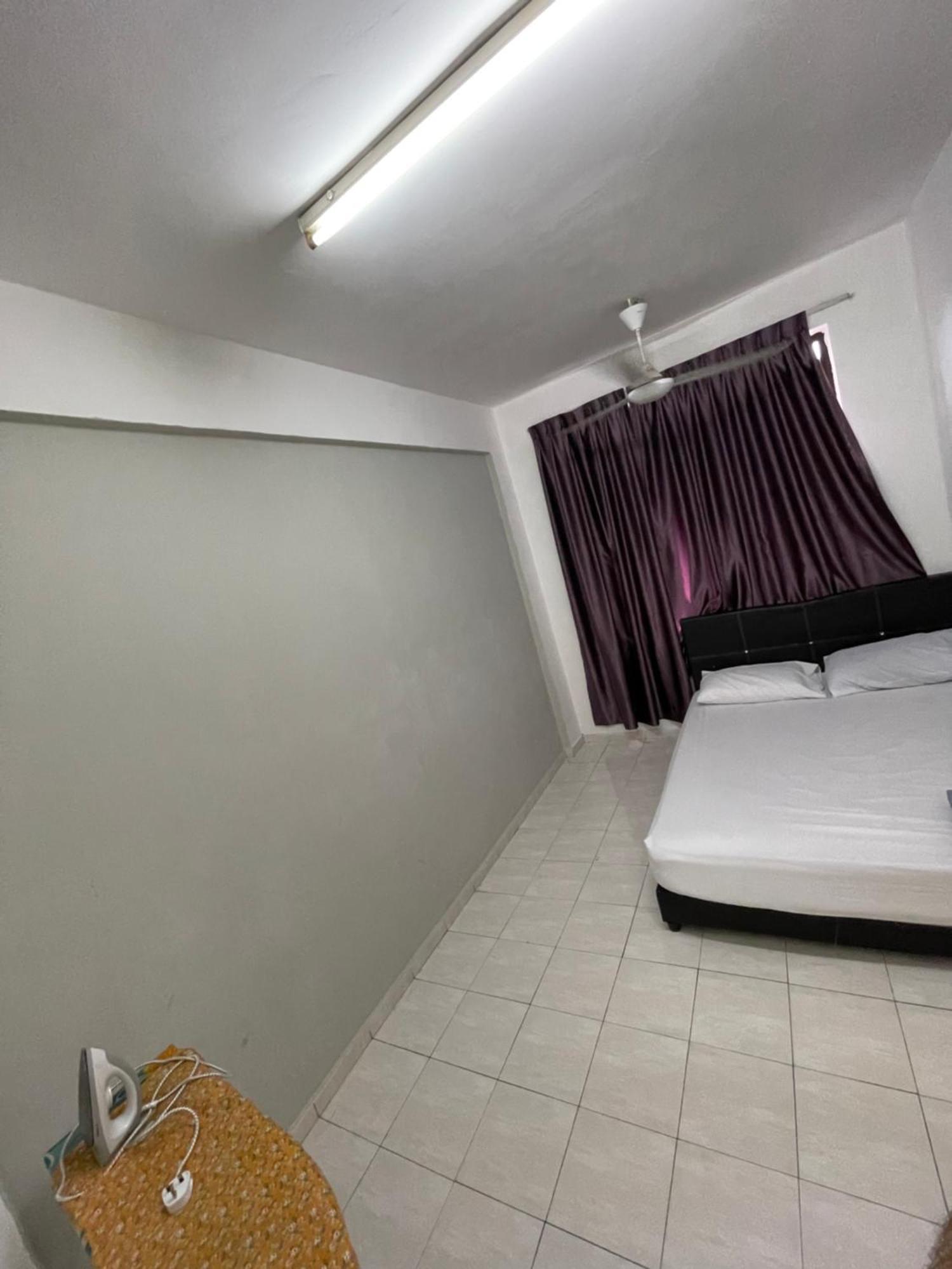Peaceful Pines 4 Rooms Full Ac & Netflix By Ezyroom Melaka Ayer Keroh Exterior photo